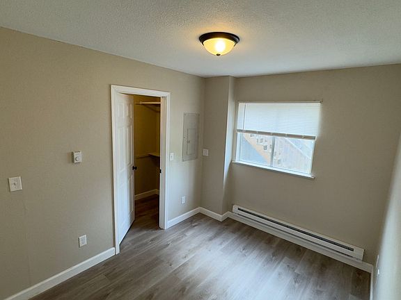 4th image of 4181 Sunset Dr APT 4