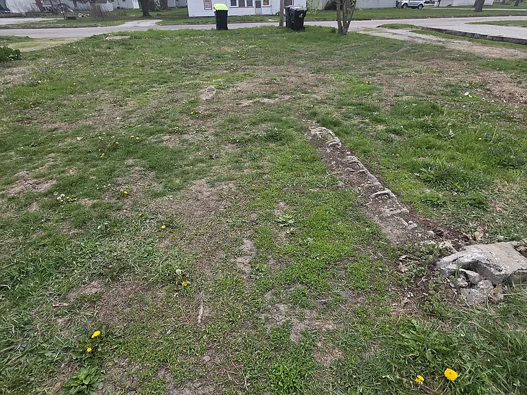 420 W State St — Photo 28