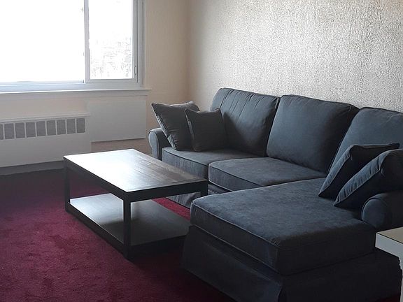 4th image of 556 E 240th St #1