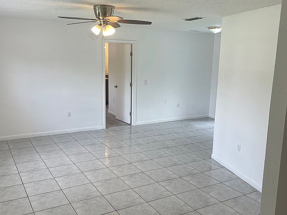 4th image of 2253 Matthew Cir