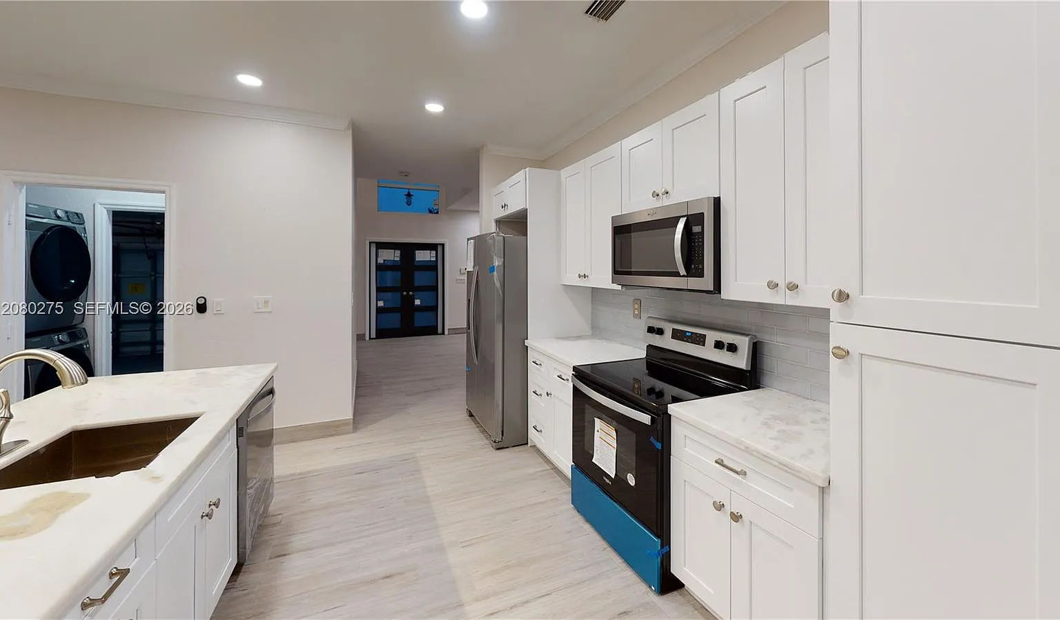 5 bed, 3.5 bath, 1923 sqft, $6,200 — Photo 2