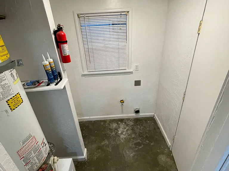 906 H St #A — Photo 16