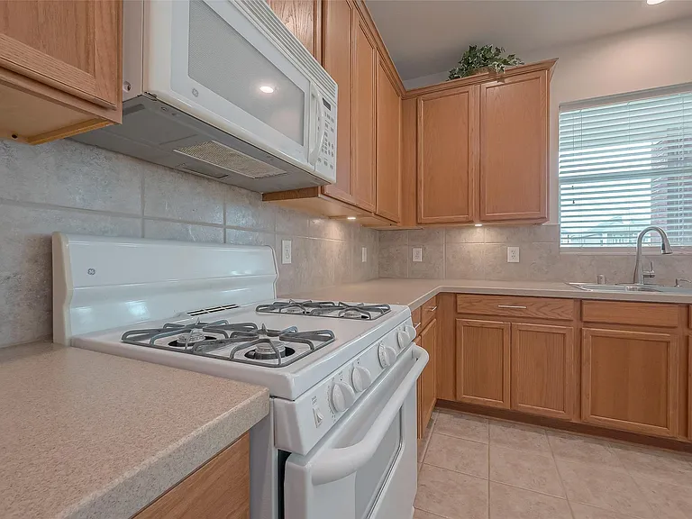 18118 Billabong Crescent Ct — Photo 20