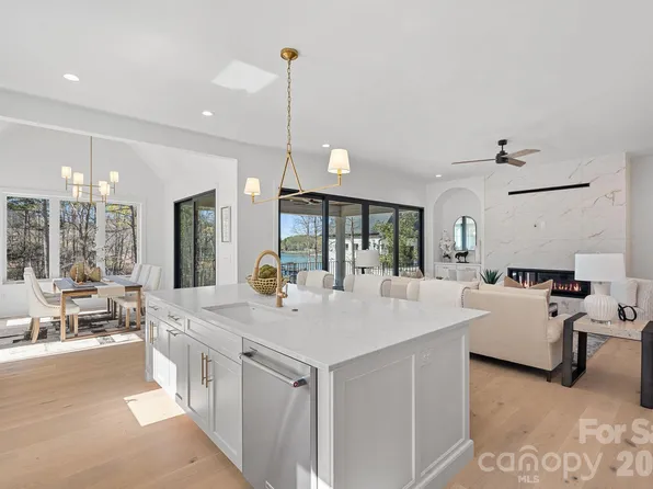 157 Ross Rd, Mooresville, NC 28117