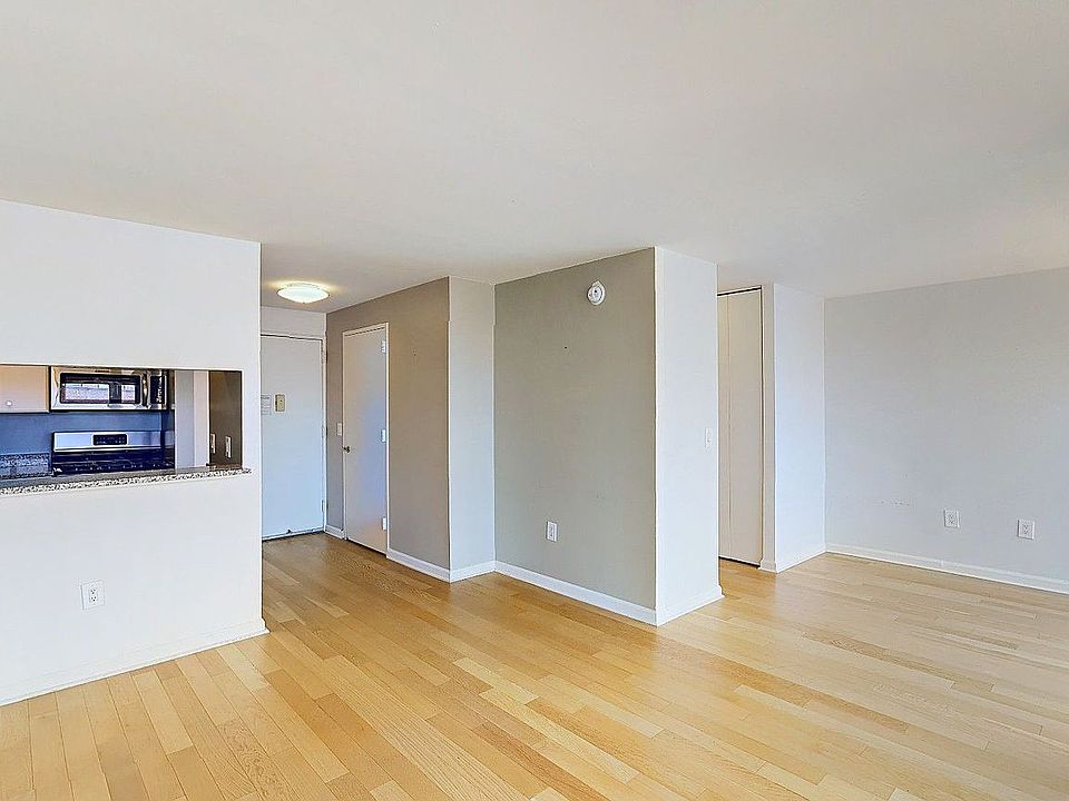 1st image of 260 W 52nd St APT 25
