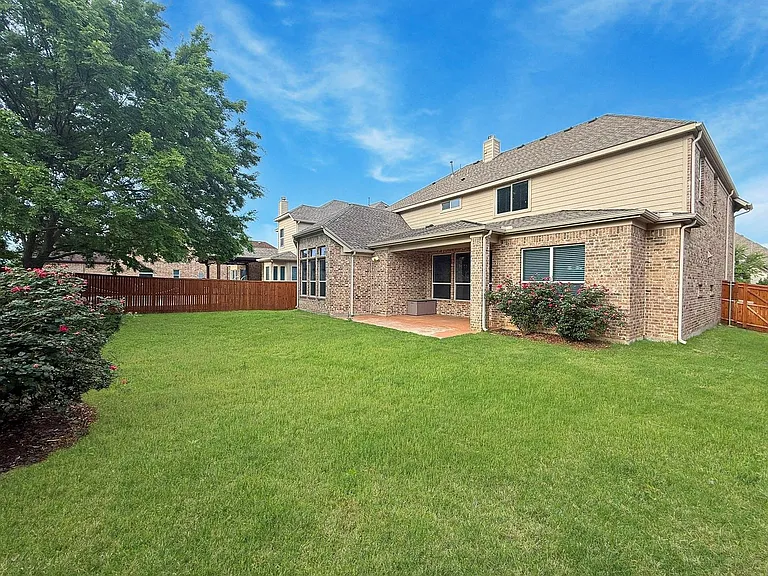 7048 Fullerton Cir — Photo 33