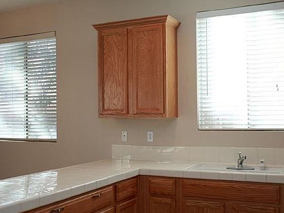 4th image of 9107 Black Maple Ave
