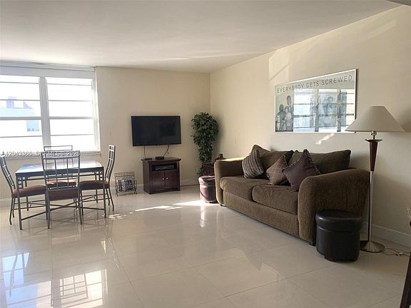 5th image of 100 Lincoln Rd #316