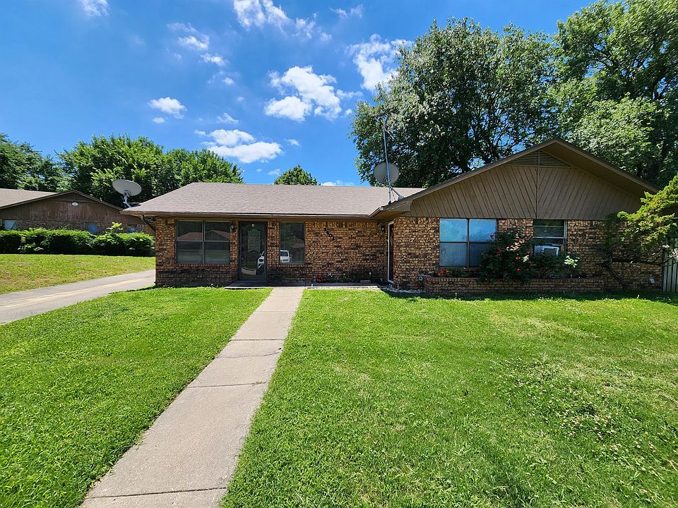 1st image of 2501 Oakhurst Dr #A