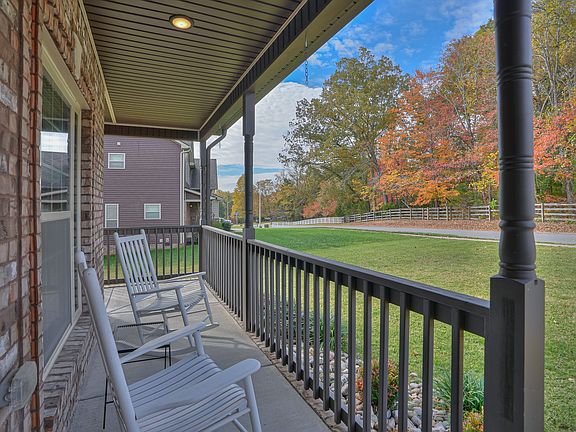 3rd image of 182 Towes Ln