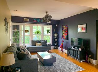 739 W Buckingham Pl, Chicago, IL 60657