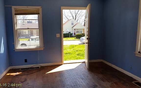 4th image of 1651 Darst Ave
