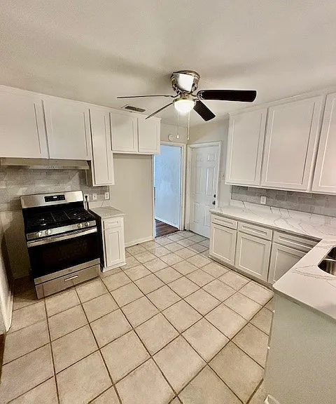1045 Dolphin Pl — Photo 3