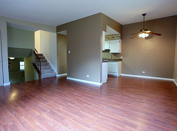 5th image of 121 Lindenwood Ct