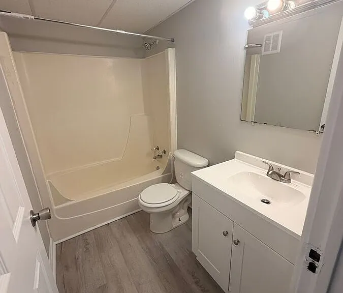 2066 Fairmont Ct #5 — Photo 8