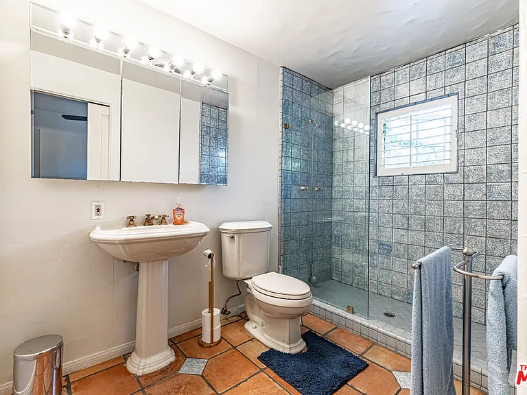 216 S Carmelina Ave #GUESTHOUSE — Photo 15