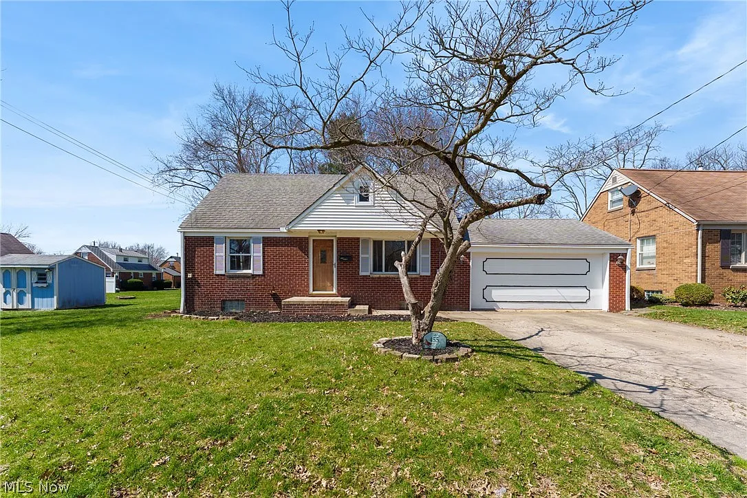 455 Royer Ave NW photo 1