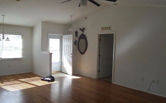 5th image of 212 Fountain Lake Blvd