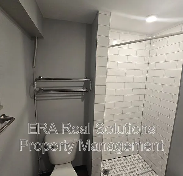 75 E Moler St #B — Photo 6