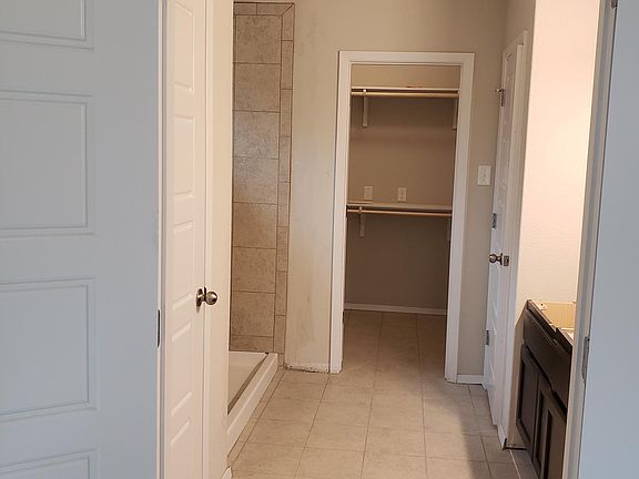 5th image of 4225 Hillside Dr