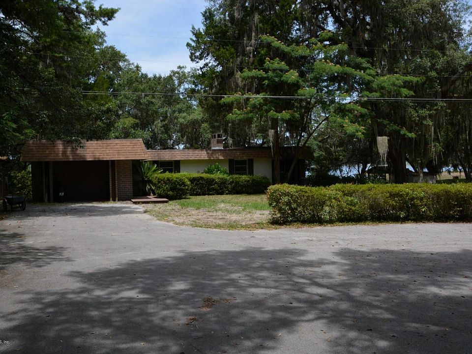 01) Beautiful Swan Lake Home