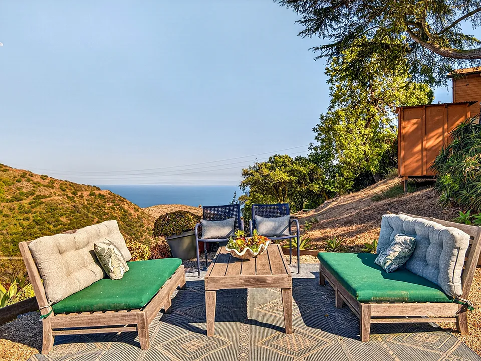 4302 Ocean View Dr