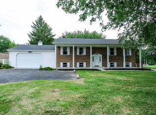 7662 Rosewood Dr, Blanchester, OH 45107