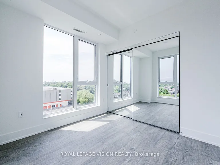 858 Dupont St #604 — Photo 17