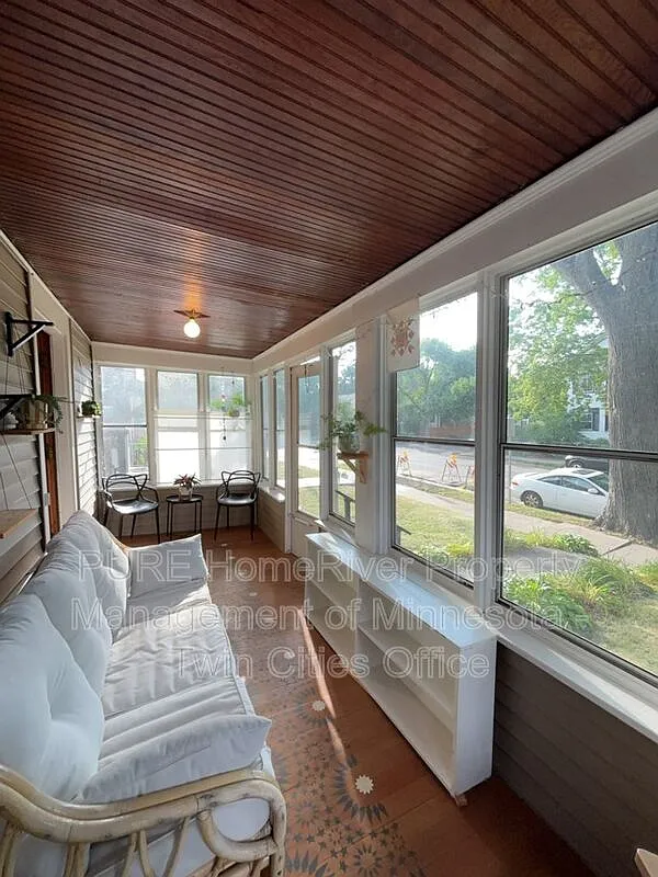 2 bed, 1.0 bath, 1022 sqft, $1,950 — Photo 3
