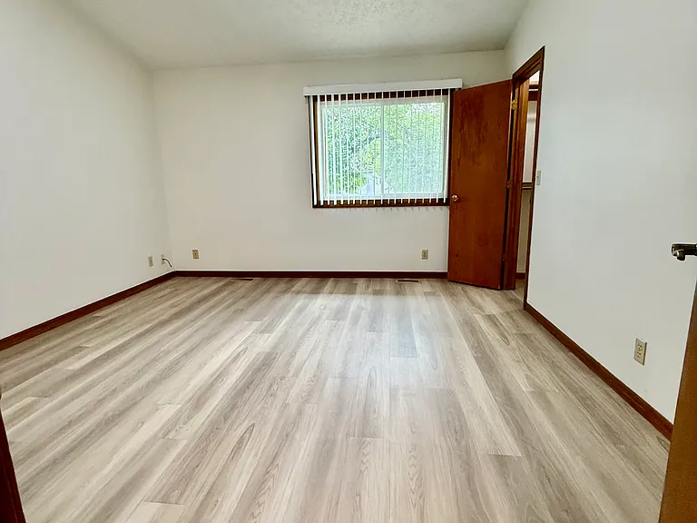 Huge Master bedroom 20x20
