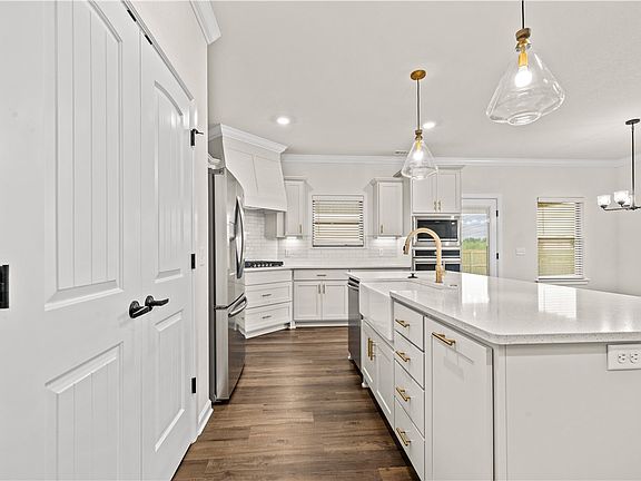 5th image of 1104 Pepperwood Ave