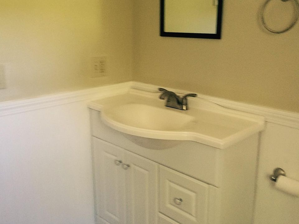 2nd image of 1025 Simonds Rd