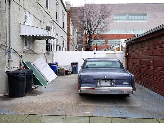 Rented by Hillel Realty Group | media 16