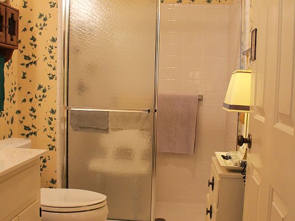 2nd image of 17 Lodge Ln #17