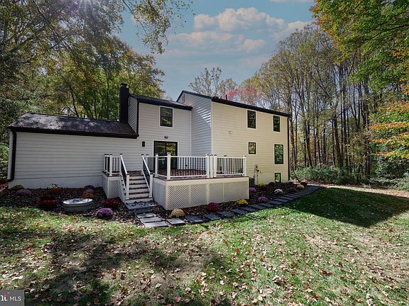 5th image of 4908 Village Dr