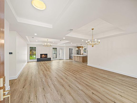 5th image of 3602 Mona Lee Ln