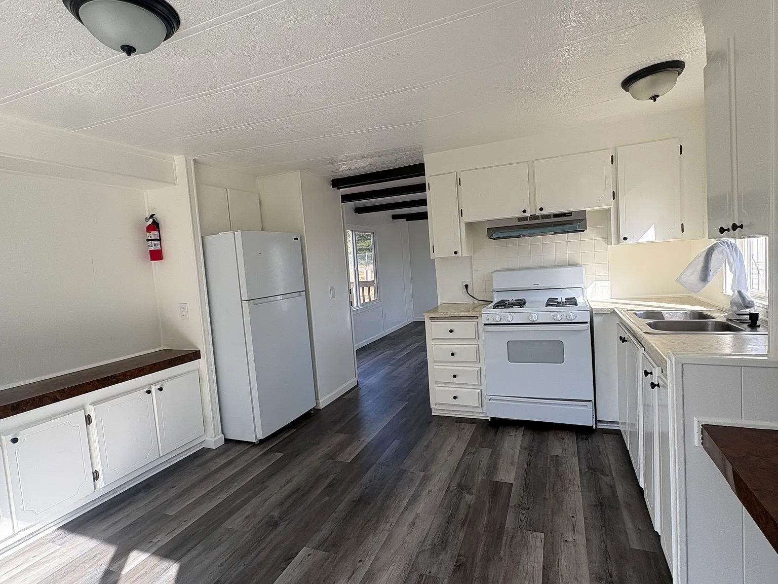 2 bed, $1,650 — Photo 2