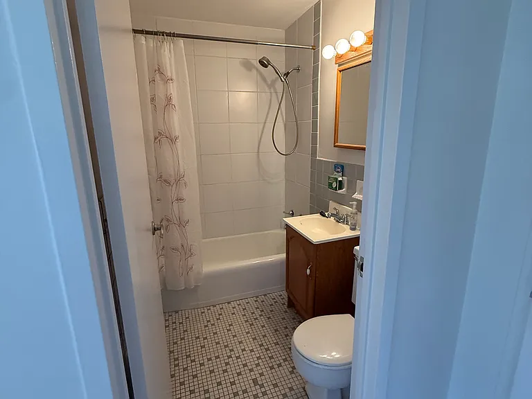 1000 East Ave #204 — Photo 11