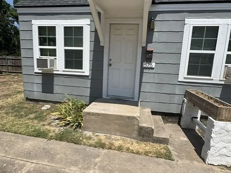 524-528 S University Blvd — Photo 3