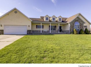 1354 Wyndmoor Dr, Rochester, IL 62563