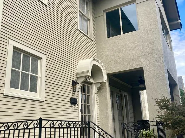 210 Jefferson Ave — Photo 2