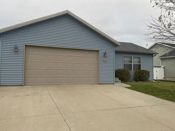2807 Whitlow St, Bismarck, ND 58504