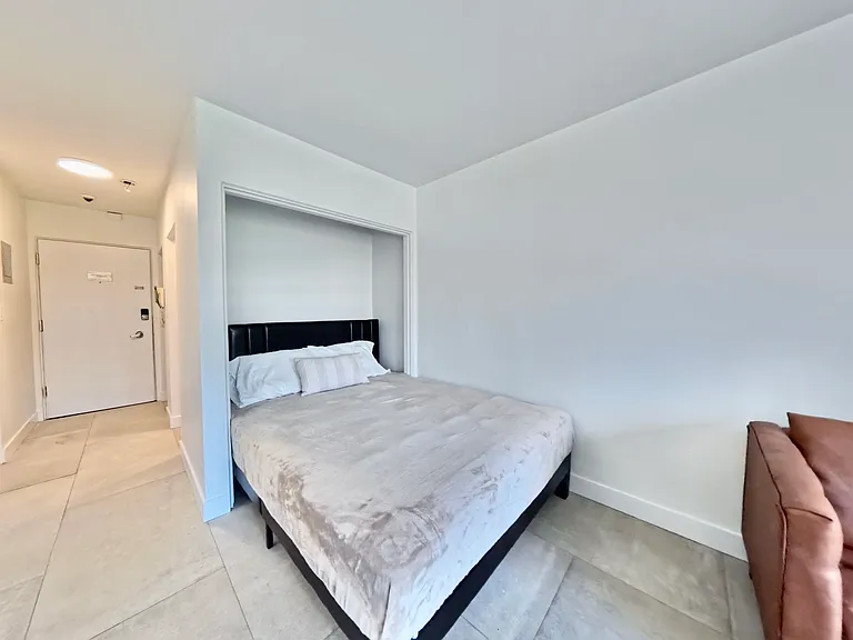 1540 Haro St — Photo 5