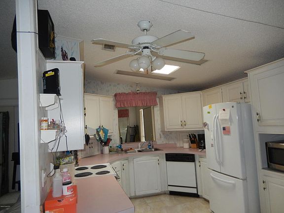 3rd image of 522 Citron Dr
