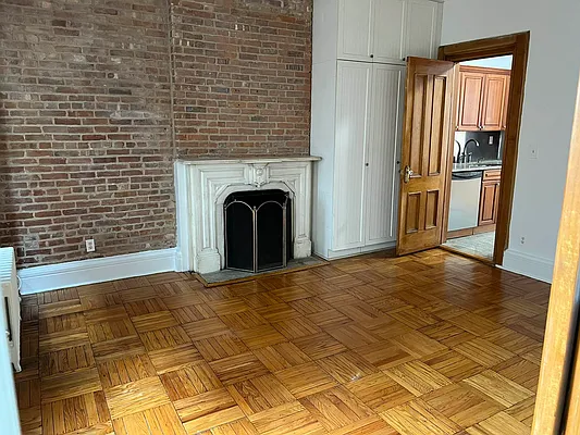 Rented by Triumph Property Group | media 17