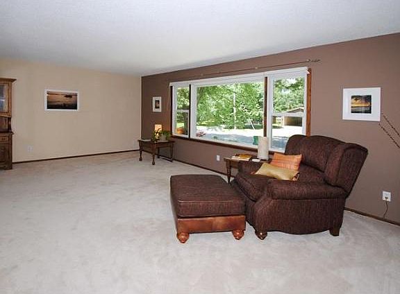 3rd image of 272 Frankland St