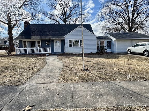 2nd image of 208 E Market St