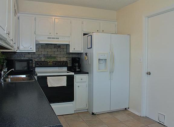 5th image of 810 W Forest Dr