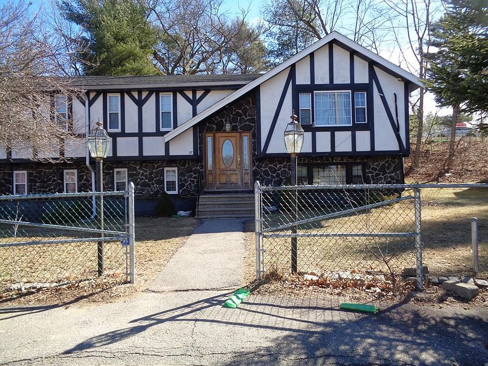 2nd image of 27 Blakely Cir