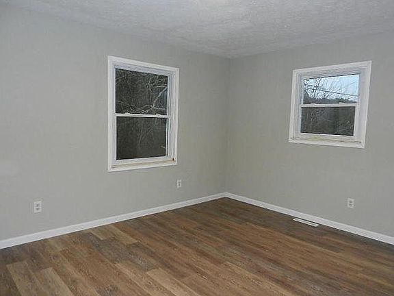 4th image of 134 Charles Pl